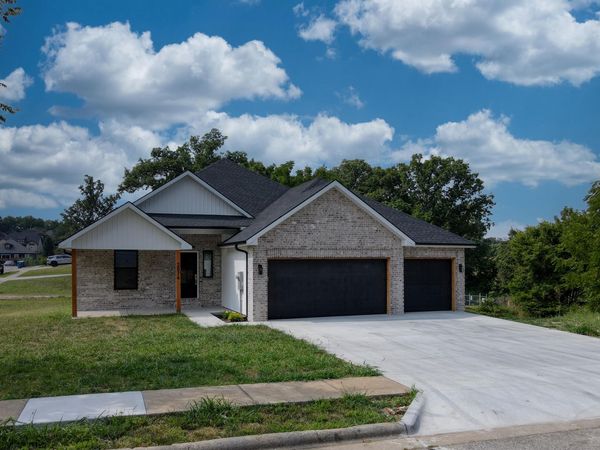 2014 Jay Street , Ozark, MO 65721