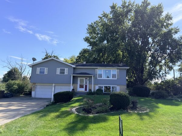 828 Regent Street , New Lenox, IL 60451