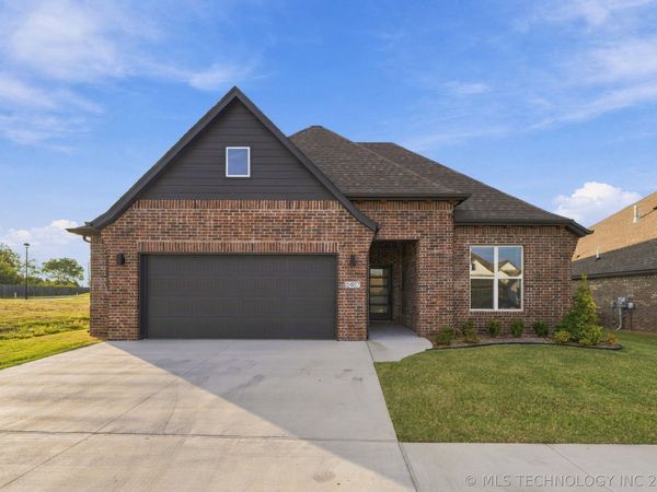 2407 W Madison Street , Broken Arrow, OK 74012