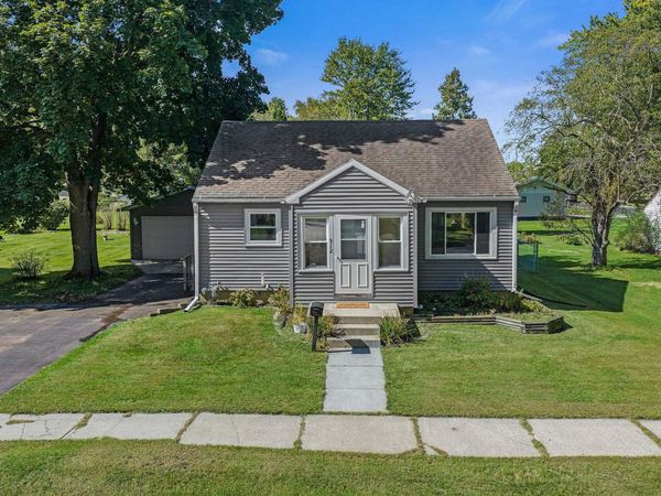512 Ellinwood Avenue, Reedsburg, WI 53959