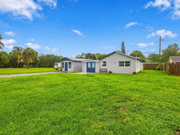 120 Pleasant Place, Unit 2, Palm Springs, FL 33461