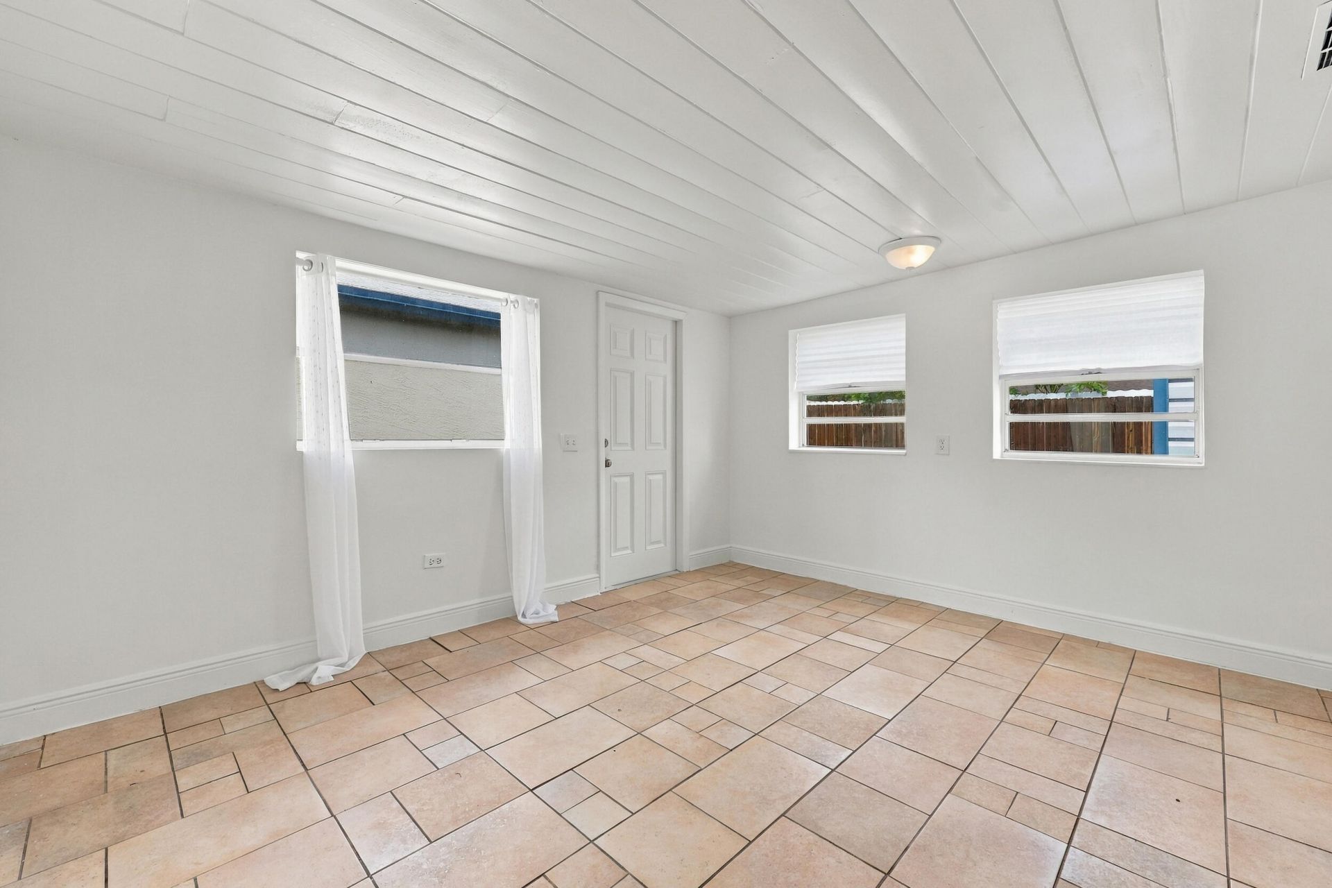 120 Pleasant Place, Unit 2, Palm Springs, FL 33461 Photo