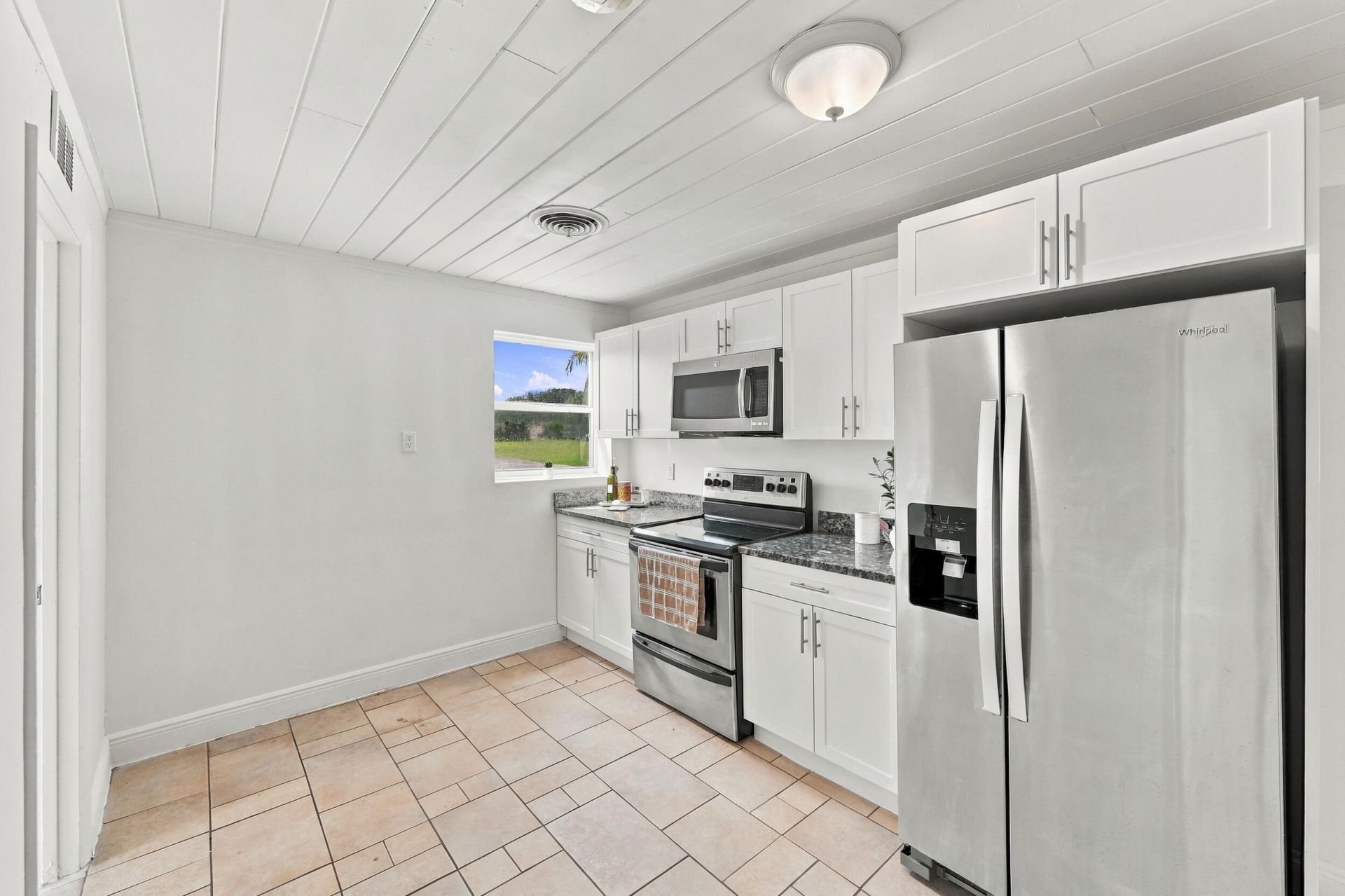 120 Pleasant Place, Unit 2, Palm Springs, FL 33461 Photo
