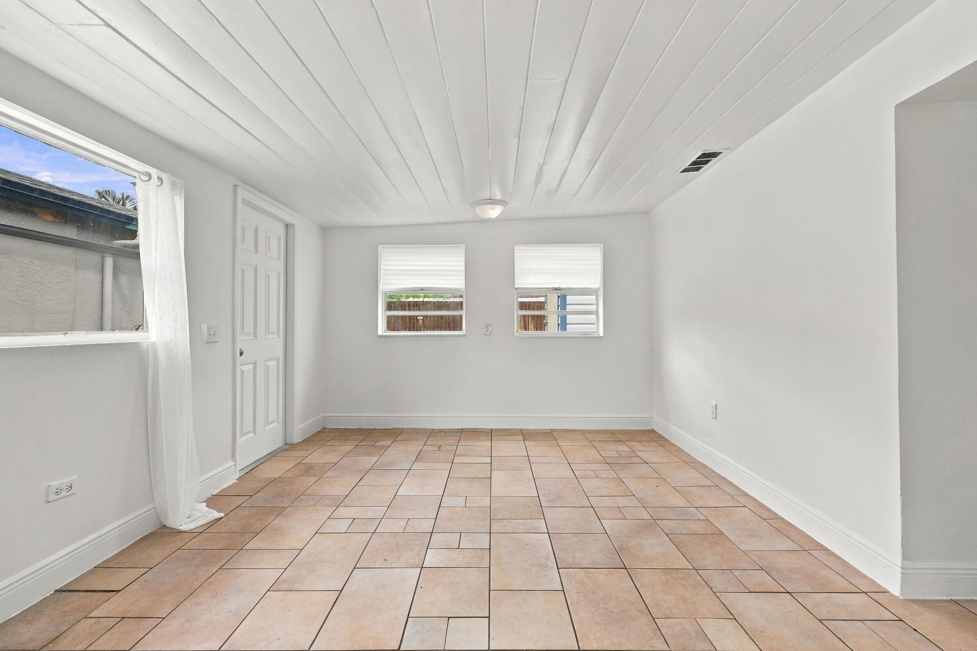 120 Pleasant Place, Unit 2, Palm Springs, FL 33461 Photo