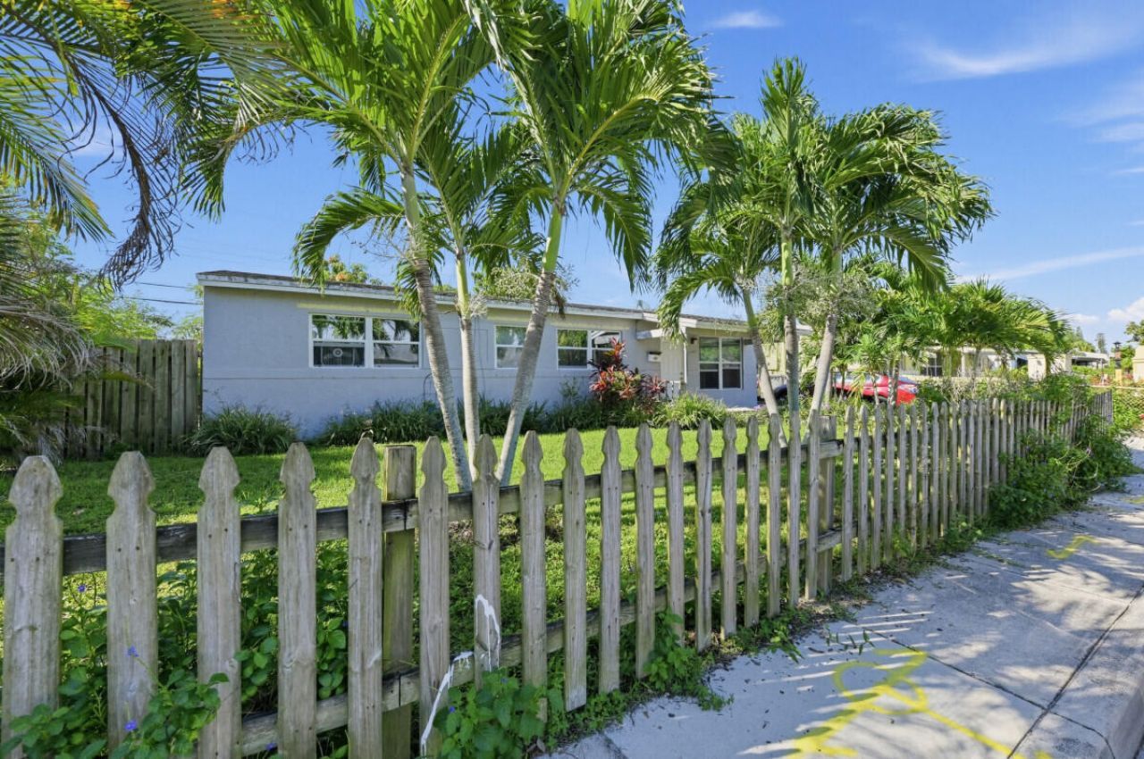 1209 W 26th Court, West Palm Beach, FL 33404 Photo