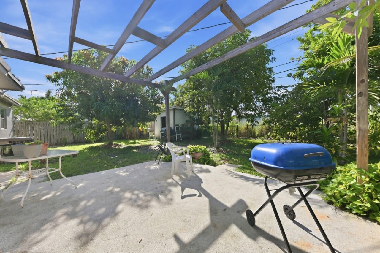 1209 W 26th Court, West Palm Beach, FL 33404 Photo