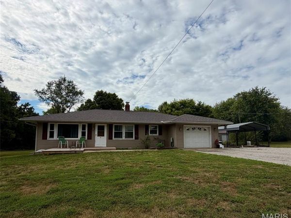 702 E 1700 Avenue , Vandalia, IL 62471