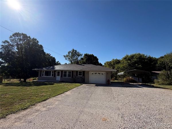 702 E 1700 Avenue, Vandalia, IL 62471