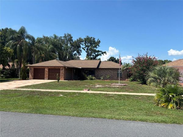 3415 MARY LANE , MOUNT DORA, FL 32757