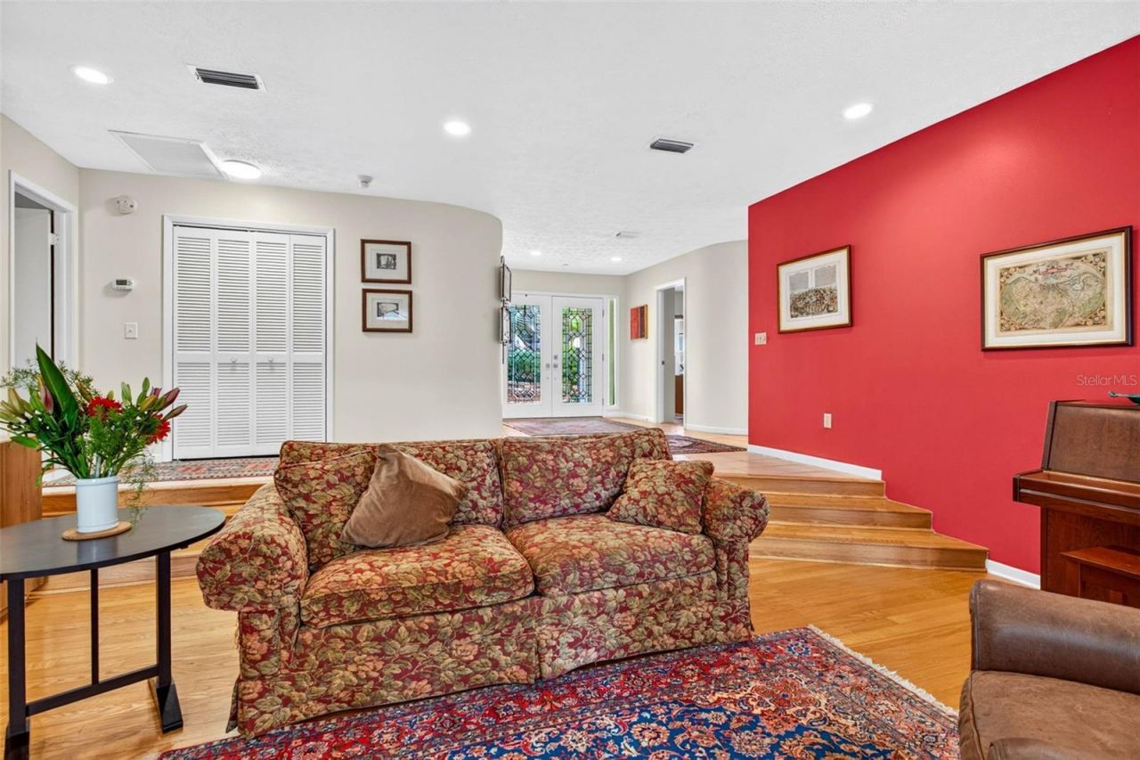 513 Garrard Drive, Temple Terrace, FL 33617 Photo