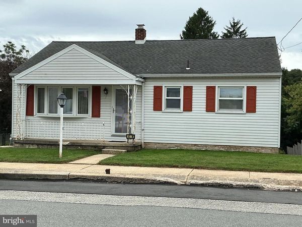 41 W HIGH STREET , WINDSOR, PA 17366