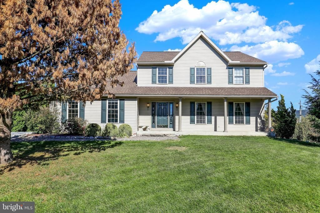 8 POWER DRIVE, BERNVILLE, PA 19506