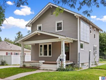 1214 S 30th Street, Lincoln, NE 68510