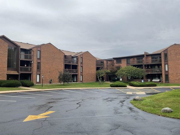 2929 SUNNYSIDE DR #127B, ROCKFORD, IL 61114