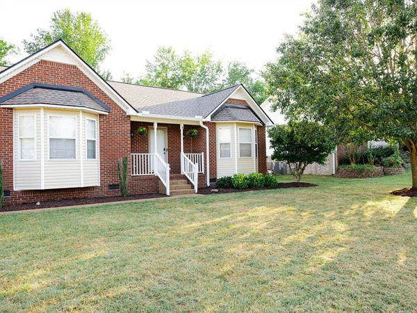 2109 Geneva DR , Thompsons Station, TN 37179
