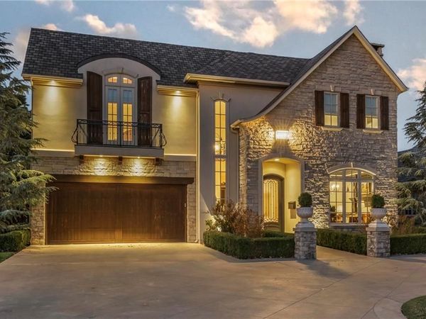 1703 Windsor Place, Nichols Hills, OK 73116
