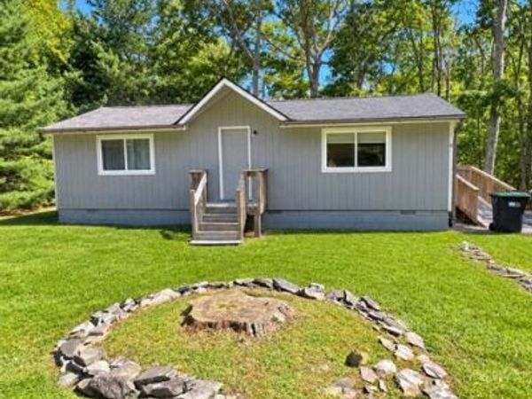 160 Basswood Drive , Dingmans Ferry, PA 18328