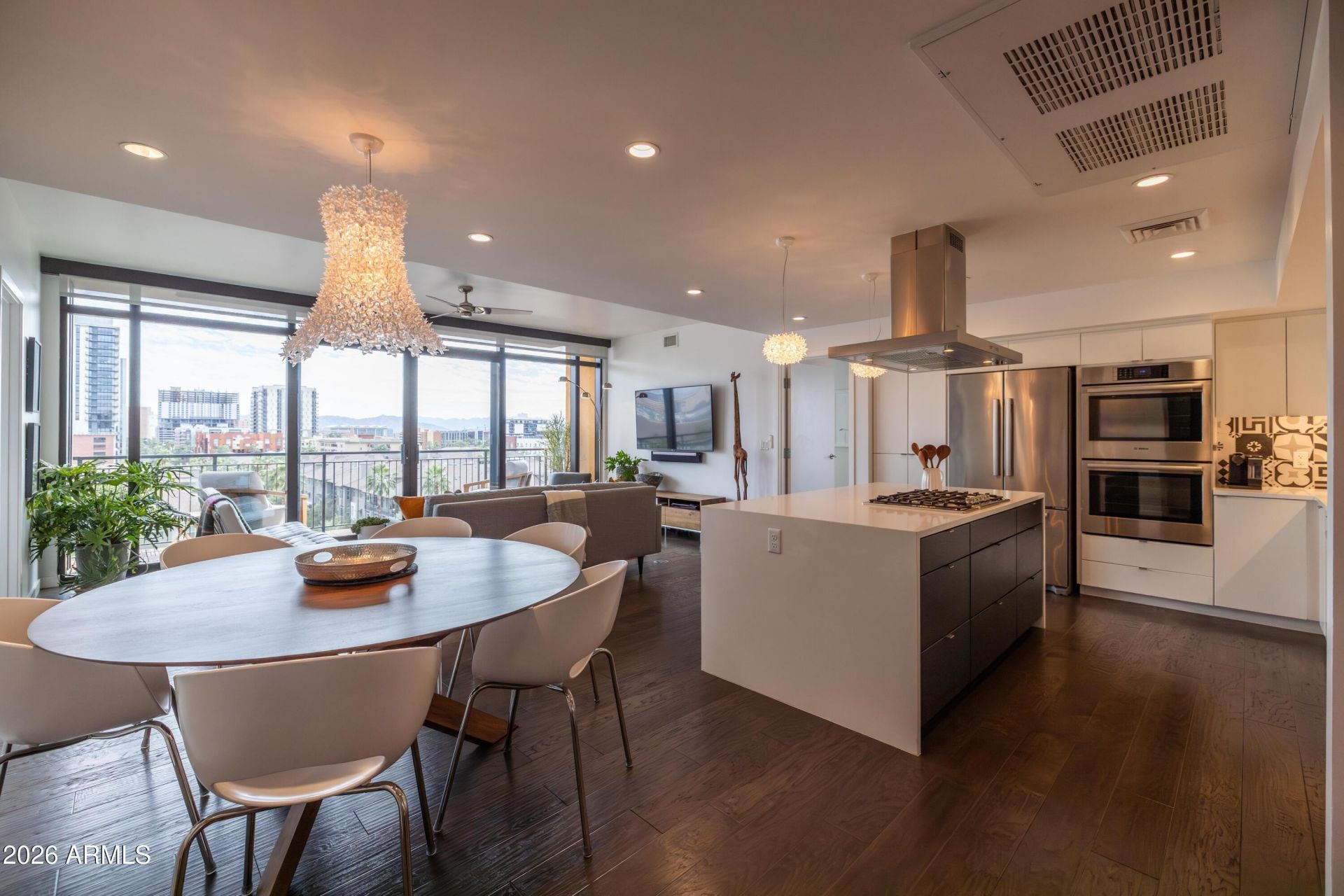 200 W Portland Street, Unit 827, Phoenix, AZ 85003 Main Photo