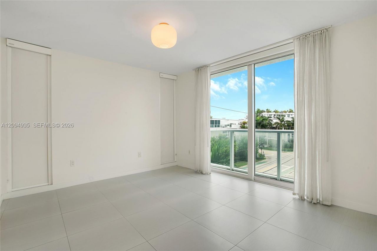9821 E Bay Harbor Dr , Unit 501, Bay Harbor Islands, FL 33154 Photo