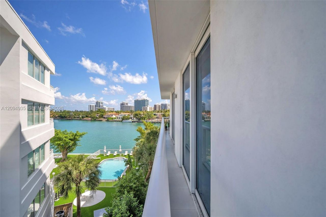 9821 E Bay Harbor Dr , Unit 501, Bay Harbor Islands, FL 33154 Photo