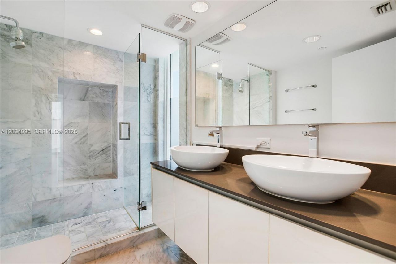 9821 E Bay Harbor Dr , Unit 501, Bay Harbor Islands, FL 33154 Photo