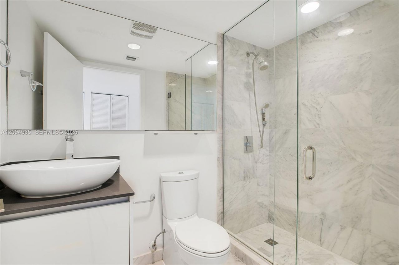 9821 E Bay Harbor Dr , Unit 501, Bay Harbor Islands, FL 33154 Photo