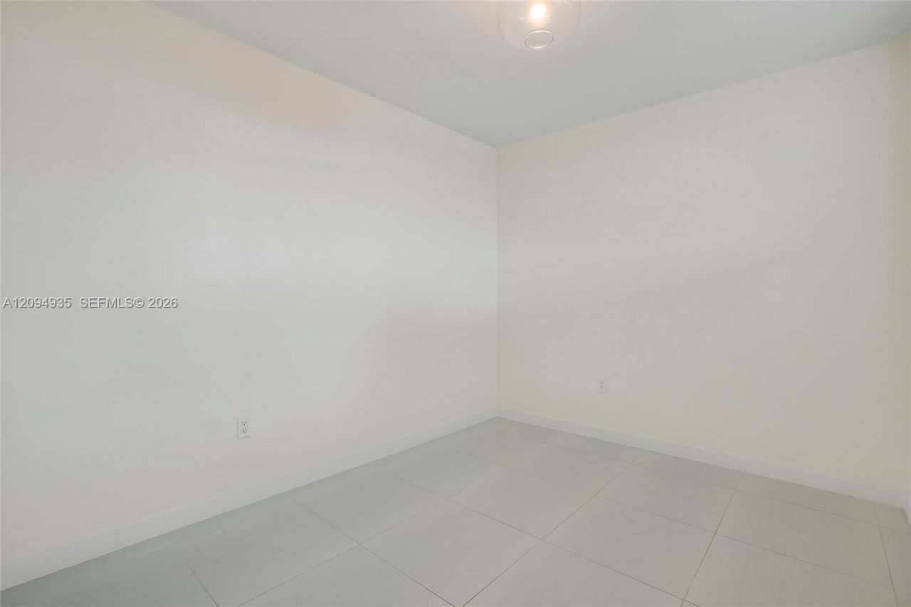 9821 E Bay Harbor Dr , Unit 501, Bay Harbor Islands, FL 33154 Photo