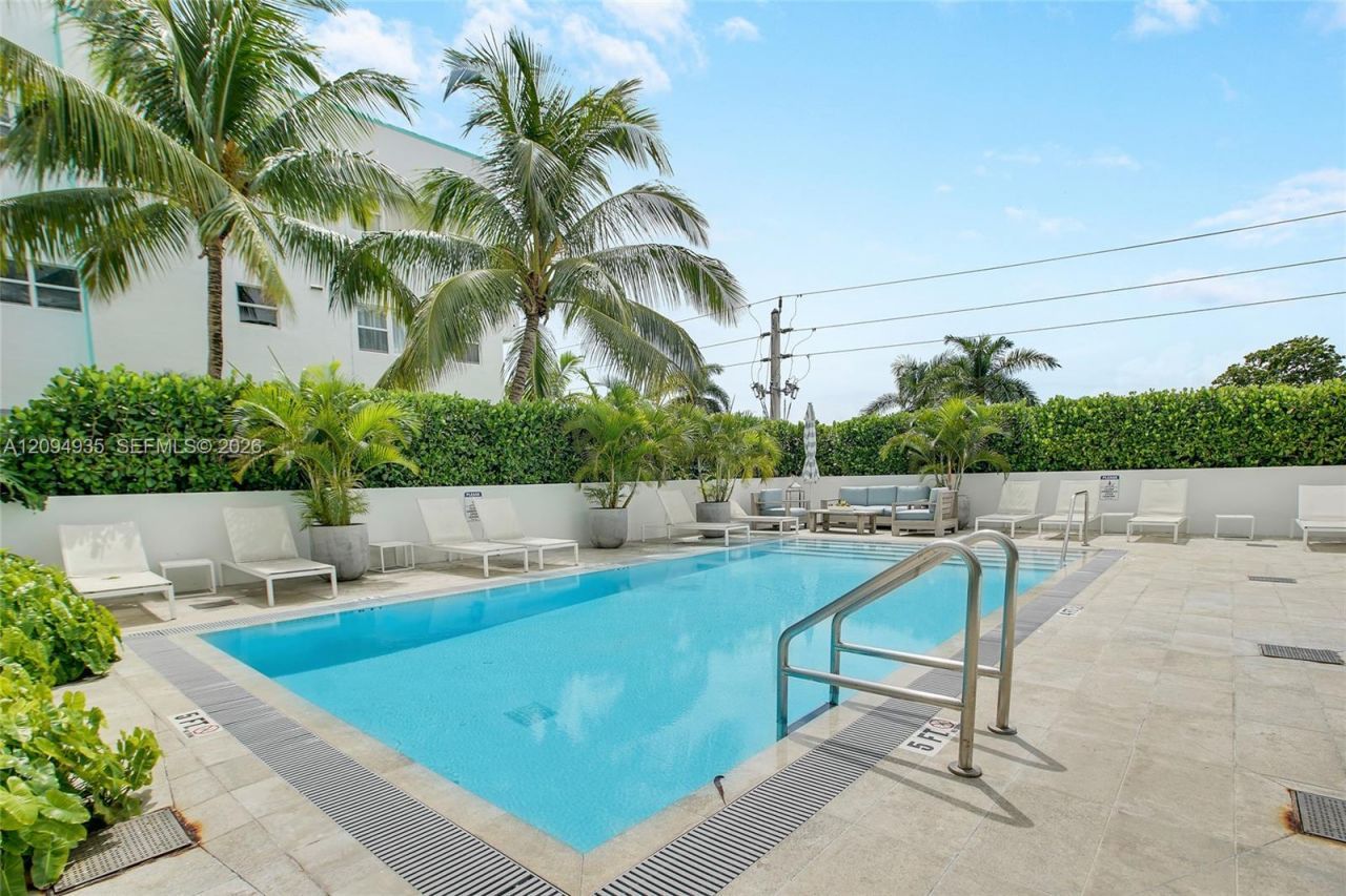 9821 E Bay Harbor Dr , Unit 501, Bay Harbor Islands, FL 33154 Photo
