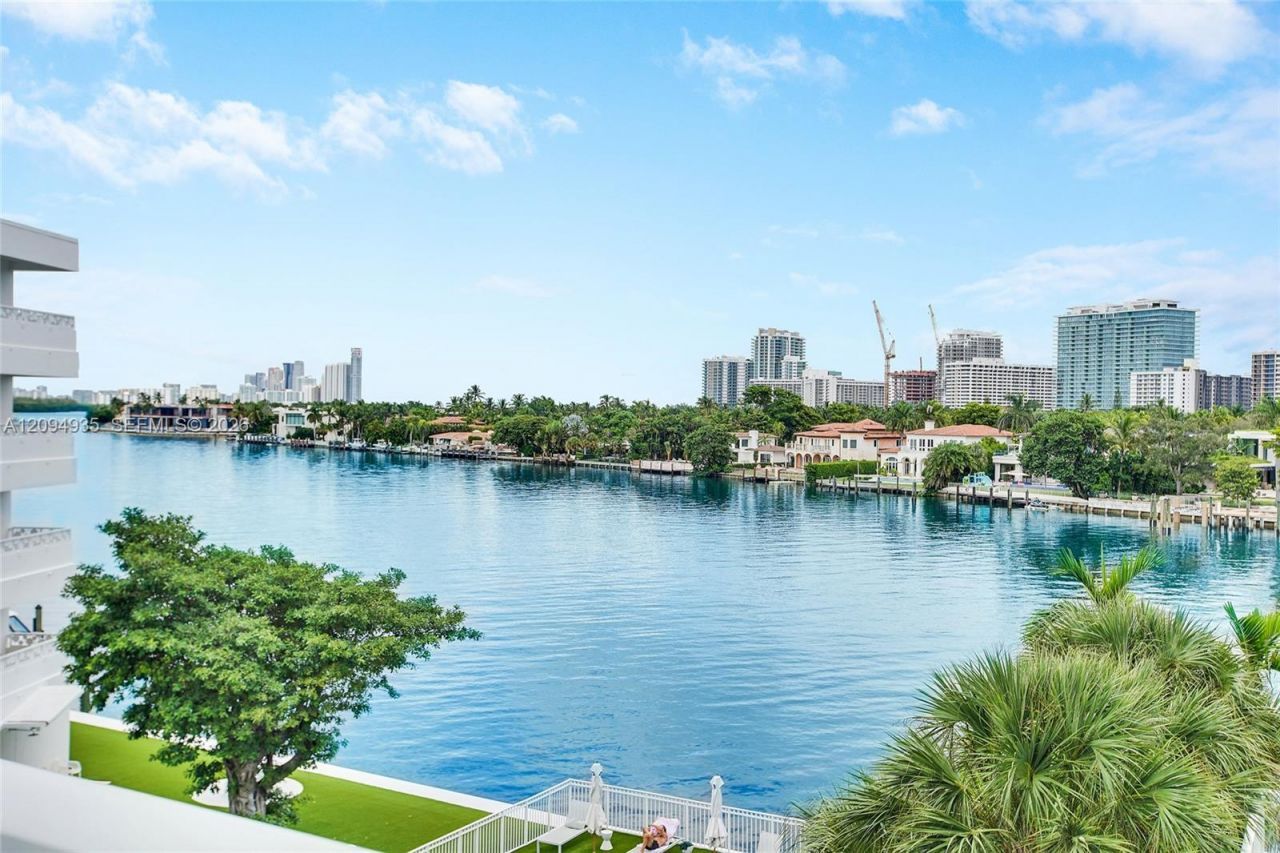 9821 E Bay Harbor Dr , Unit 501, Bay Harbor Islands, FL 33154 Photo