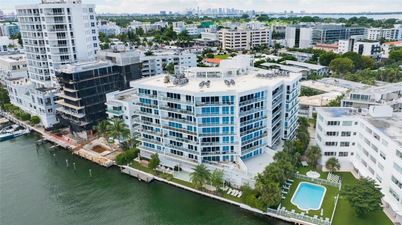 9821 E Bay Harbor Dr , Unit 501, Bay Harbor Islands, FL 33154 Photo