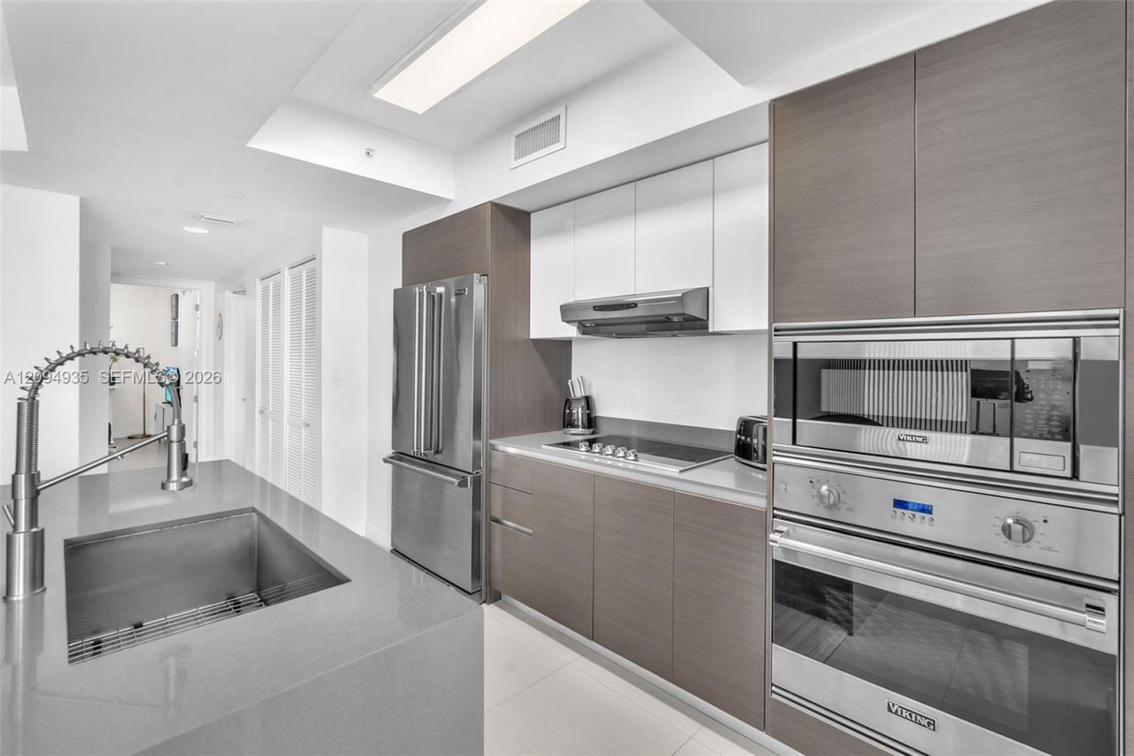 9821 E Bay Harbor Dr , Unit 501, Bay Harbor Islands, FL 33154 Photo