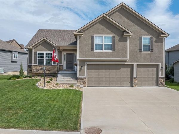 4204 Windward Drive, St Joseph, MO 64505