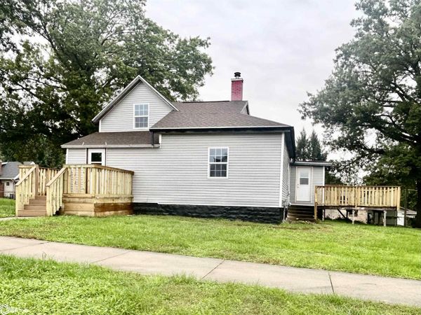 311 W Nevada Street, Marshalltown, IA 50158