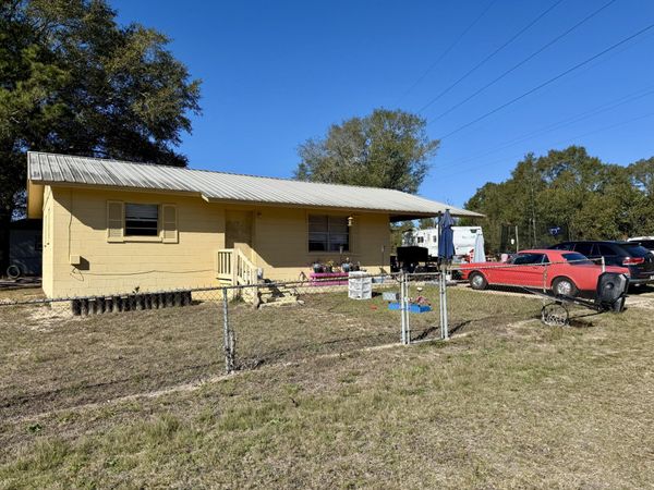 76 Fredrick Drive, DeFuniak Springs, FL 32433