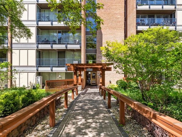 6010 Oakwood Drive , Unit 3H, Lisle, IL 60532
