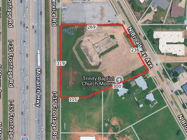 1711 N Broadway Avenue, Moore, OK 73160