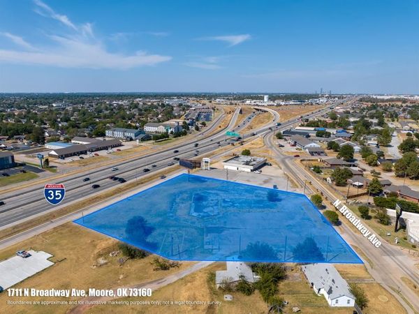 1711 N Broadway Avenue, Moore, OK 73160