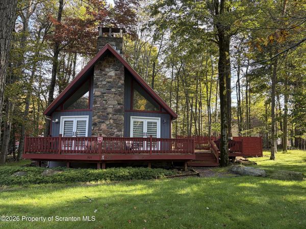 2823 Fairhaven Drive , Tobyhanna, PA 18466