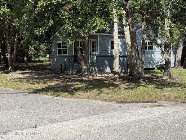 1811 Wilson Avenue, Pascagoula, MS 39567
