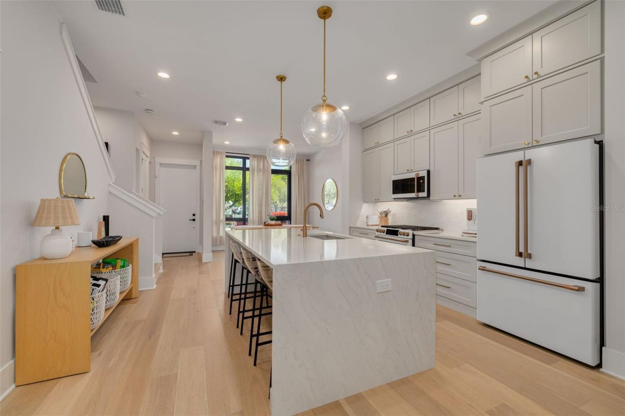 233 8th Street N, Saint Petersburg, FL 33701 Photo