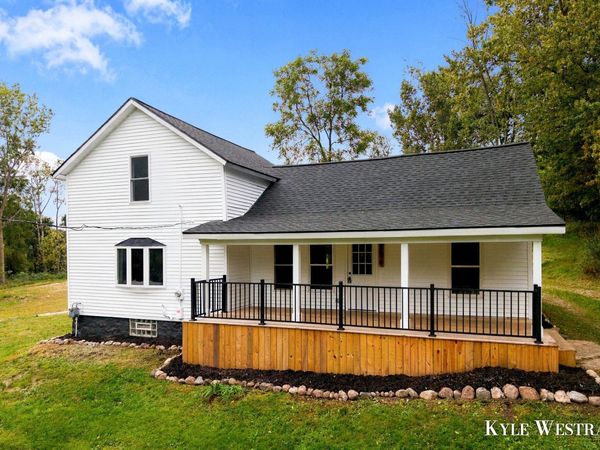 3820 11 Mile Road NE, Rockford, MI 49341