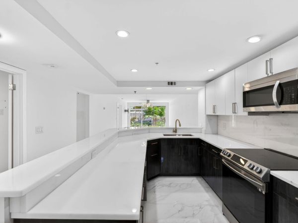 3901 S Flagler Drive, Unit 105, West Palm Beach, FL 33405