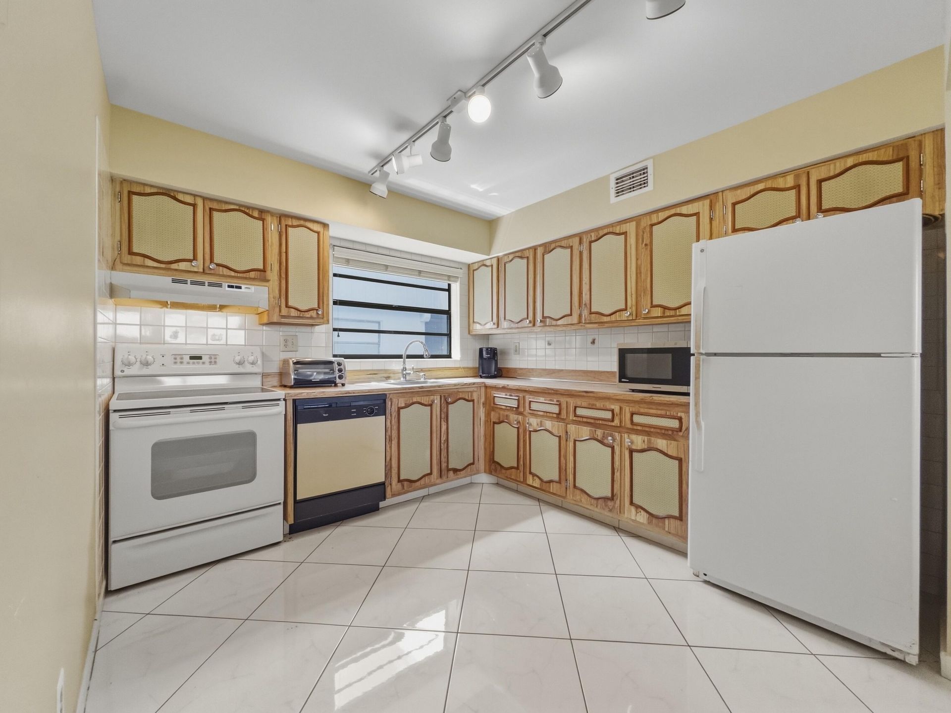 265 Capri F, Delray Beach, FL 33484 Photo