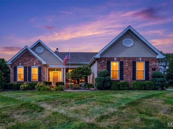 1817 Majestic Oaks Drive , Wentzville, MO 63385