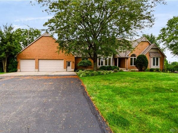 7051 Studebaker Road, Tipp City, OH 45371