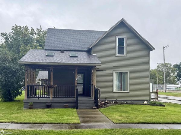 305 13th Street S, Grand Junction, IA 50107