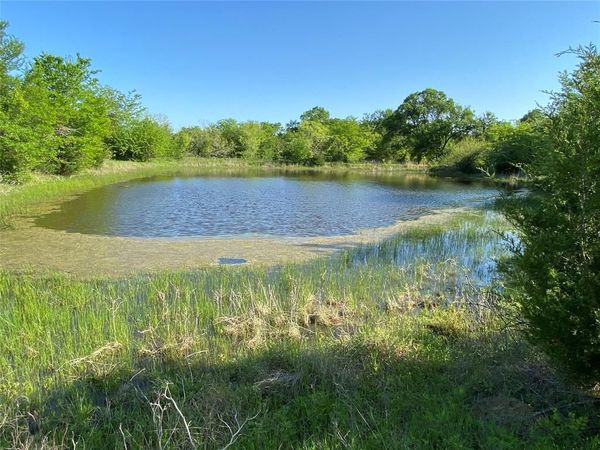 1885 NW CR 2162 , Barry, TX 75102
