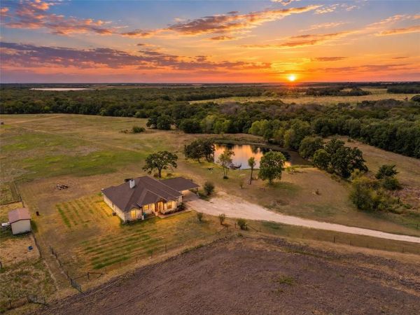 1500 Lcr 102, Mount Calm, TX 76673