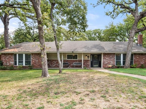 1001 Whispering Oak Court , Arlington, TX 76012