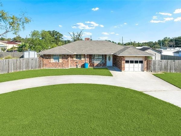 121 KATHY Drive, LaPlace, LA 70068